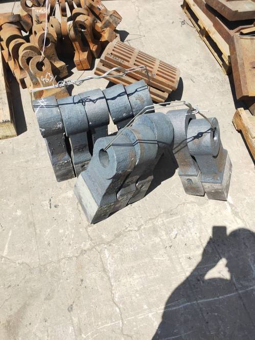 礦山石料制砂機 立式復合破碎碎石機 細碎破碎機設備高鉻合金方錘板凳